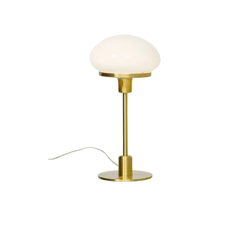 Bordlampe i messing med kremhvit skjerm i form av en sopp og rund base