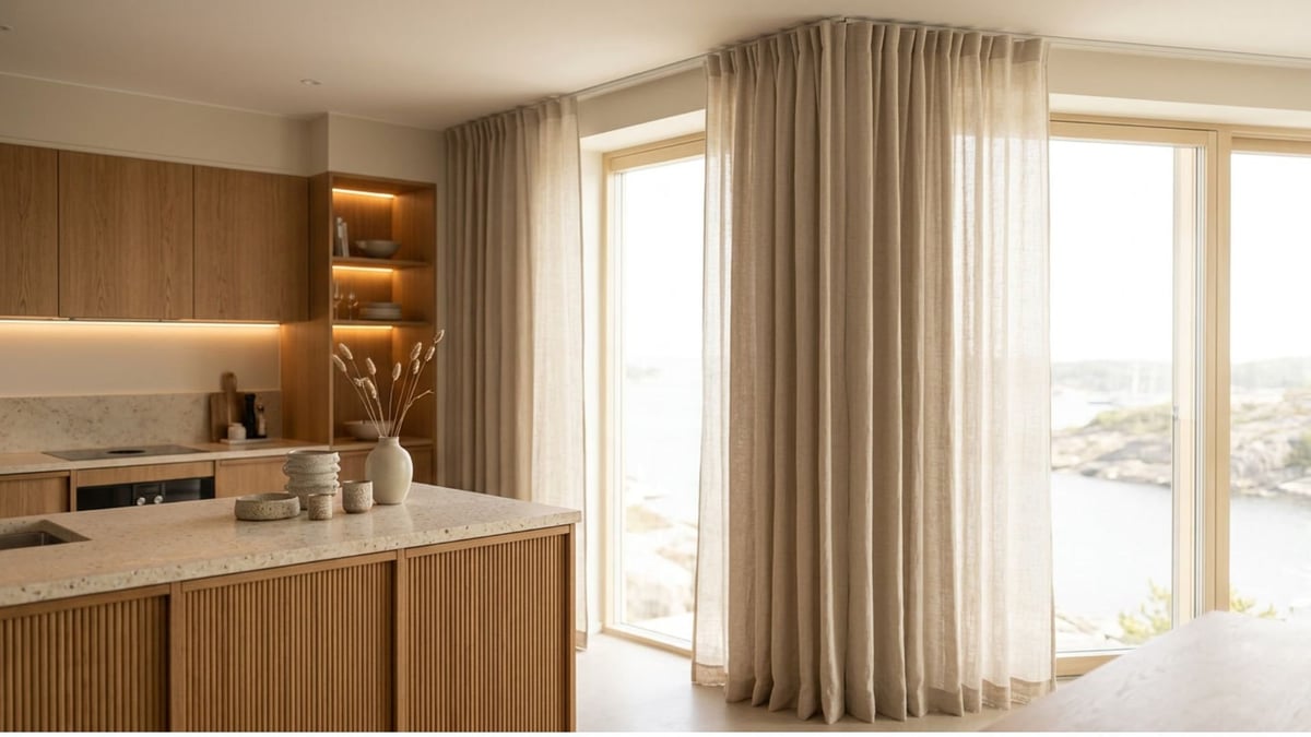 Et rom som føles ferdig - LEAH Linen Beige gardiner